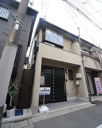 梅園町テラスハウスの物件外観写真